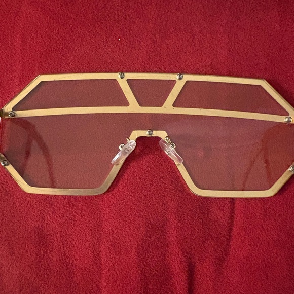 Stylish Gold Geometric Sunglasses - Picture 10 of 11